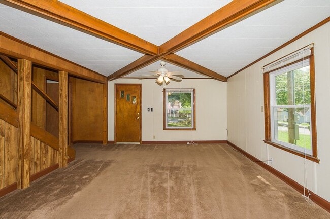 Building Photo - Special: 3 bedroom, 1 bath house $300 off for a lease starting 3/1/26 or sooner