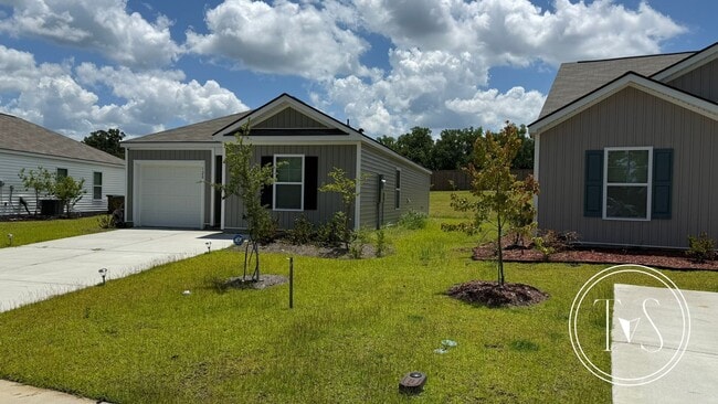 Building Photo - RATE DROP ALERT (was $2200/month) and FALL...