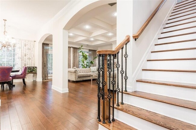 Building Photo - 1153 Dunwoody Village Dr