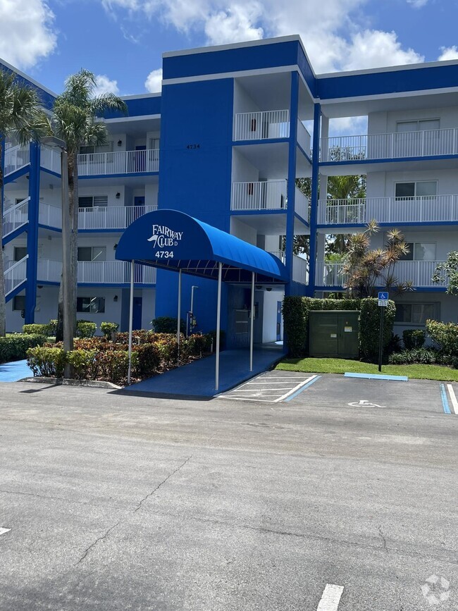 Building Photo - 4734 Lucerne Lakes Blvd E