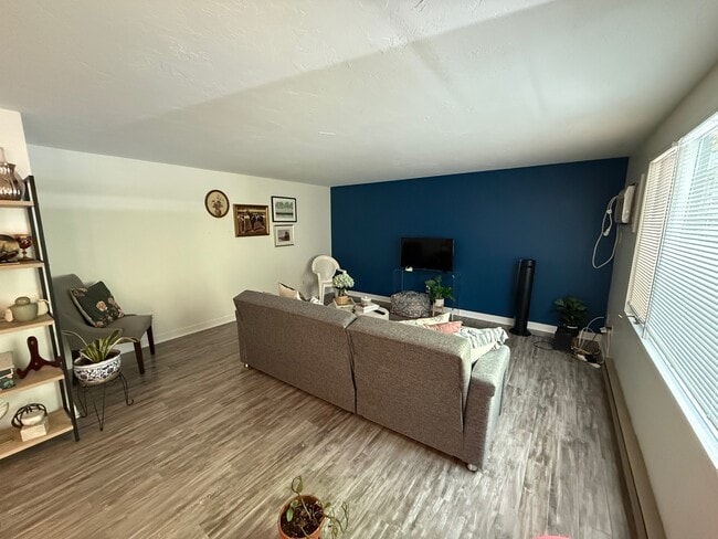 Building Photo - 28 Maria Ave