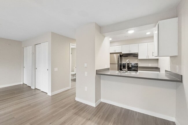 Interior Photo - 3030 Lake City