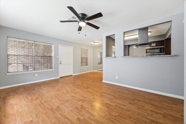 Foto del edificio - 6401 Skyline Dr