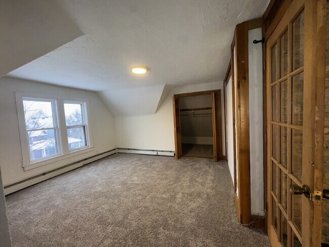 Foto del edificio - "Charming Studio Gem with Office and Hardwood Floors in the Heart of Minneapolis!"