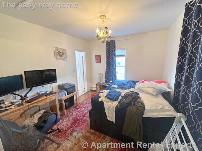 Building Photo - Cambridge/Harvard * Renovated 1 BR with de...