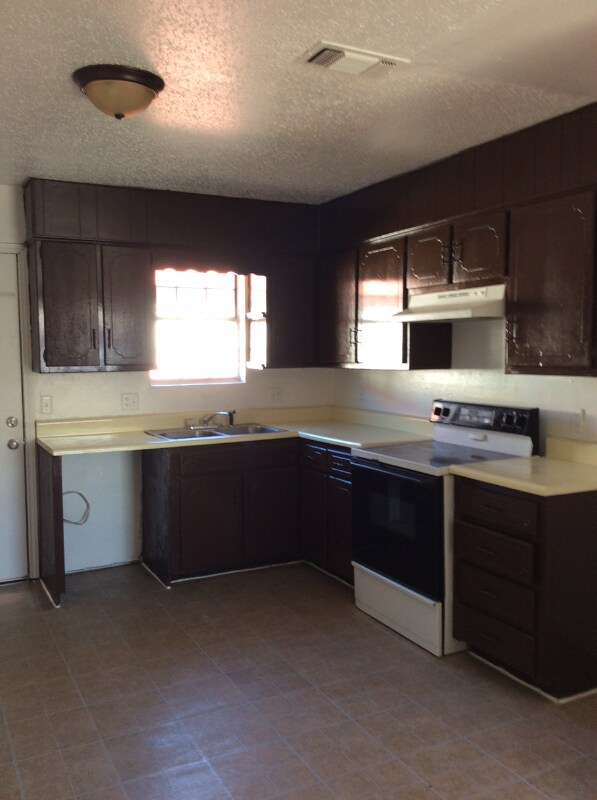 Foto del edificio - 1313 S Maddox Ave
