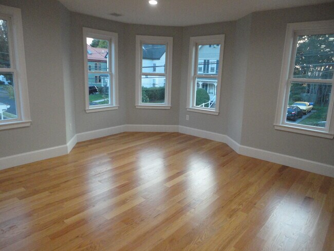 Foto del edificio - 72 Pleasant St