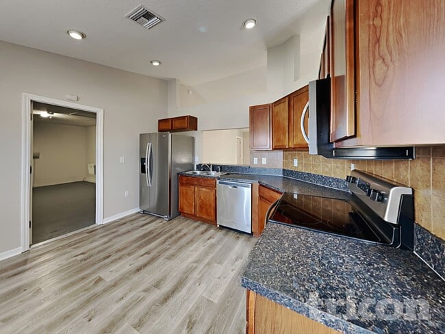 Building Photo - 2075 Sunflower St