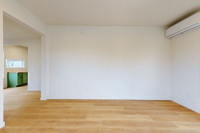 Building Photo - Ground Level Home