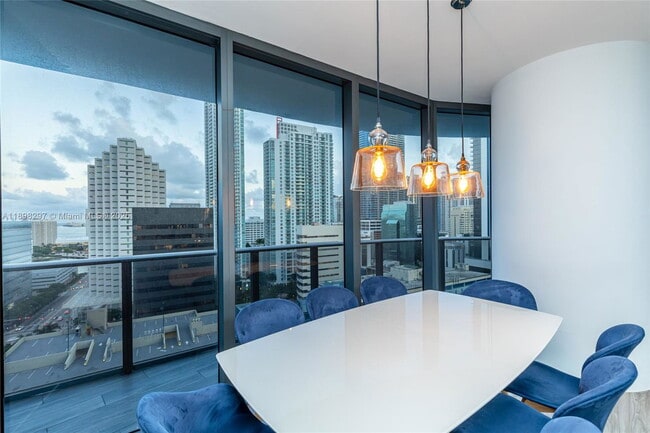 Building Photo - 801 S Miami Ave