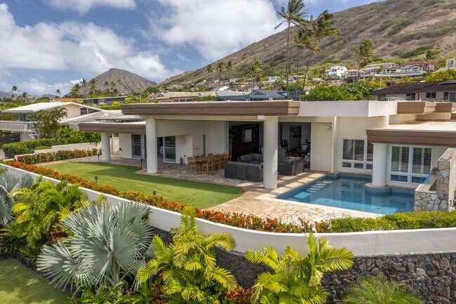 Foto del edificio - Luxury, Pool, AC & Stunning Ocean Views: Hale Makana
