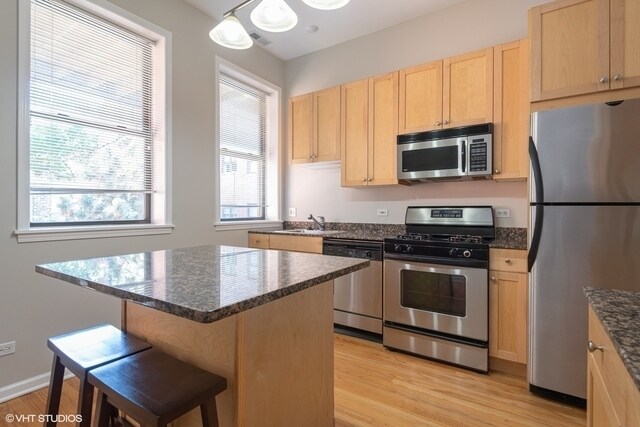 Foto del edificio - 320 W Evergreen Ave