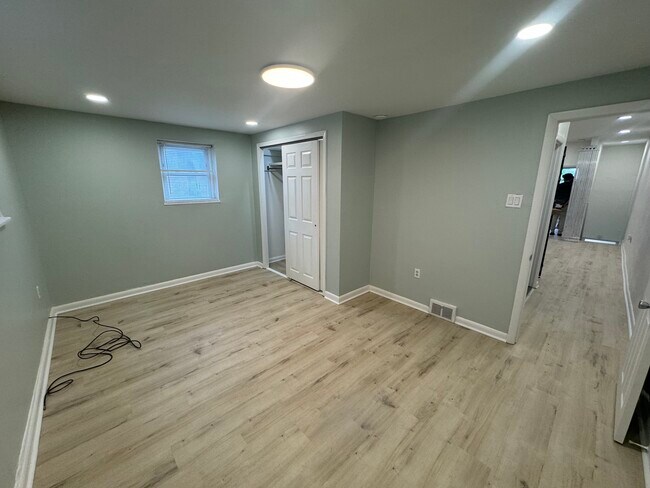 Dormitorio 1 - 2201 Coral St