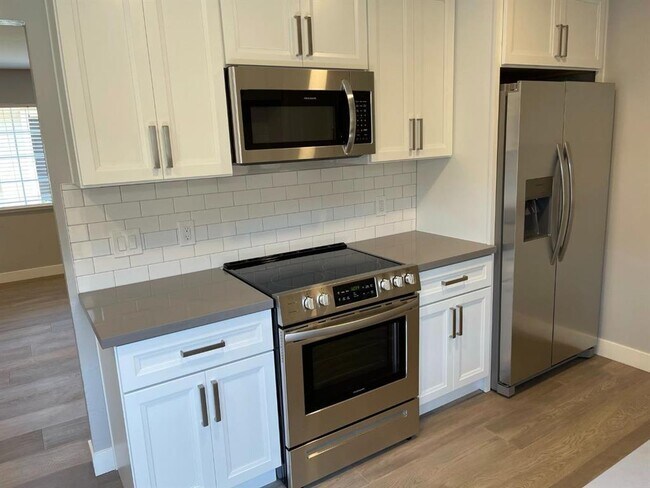 Photo - 4455 Hamilton Ave Apartment