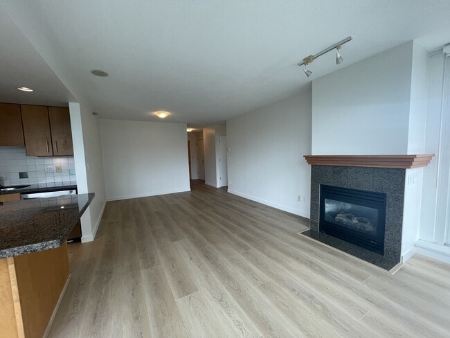 Building Photo - 120-1120 Milross Ave