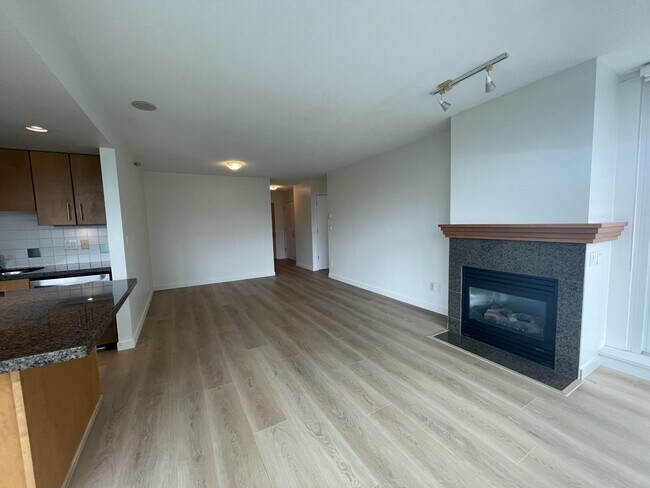 Photo du bâtiment - 120-1120 Milross Ave
