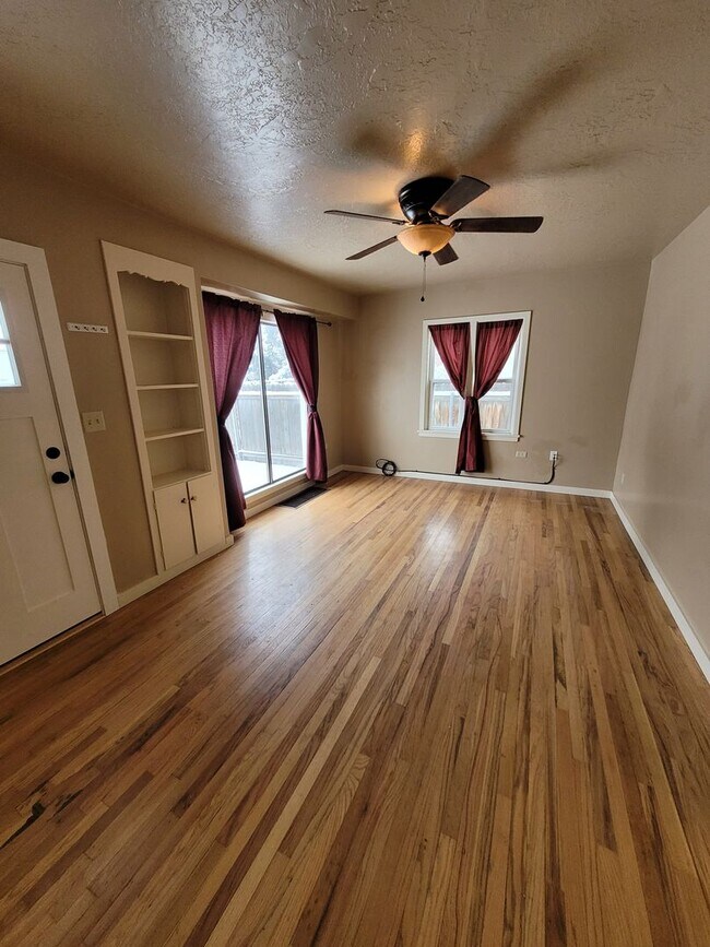 Foto del edificio - 305 S Meridian Rd