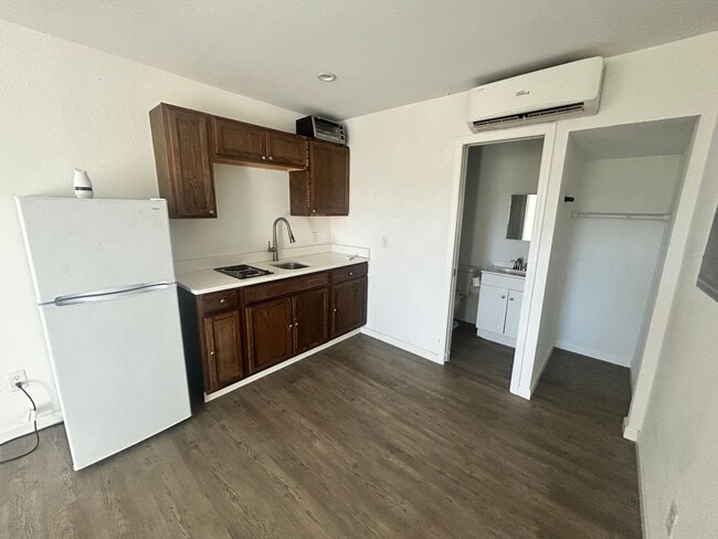 Foto del edificio - 143 Claire Ave