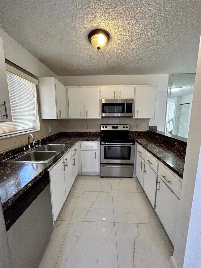 Foto del edificio - 4606 Cherry Rd