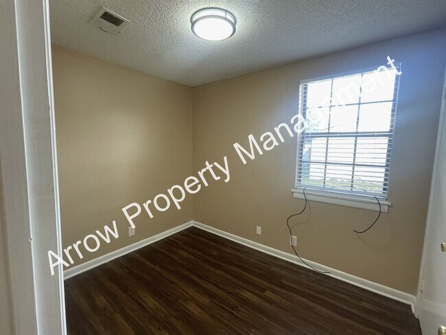 Foto del edificio - Newly Renovated 3 Bedroom 2 Bath Home in Nashville!