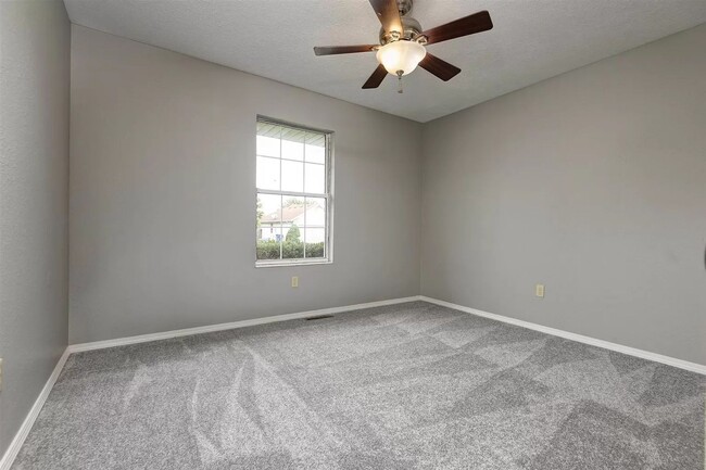 Foto del edificio - TOTALLY UPDATED!! 3 bedrooms 2 bath 1,178 ...