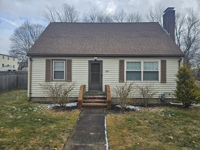 Building Photo - 599 North St