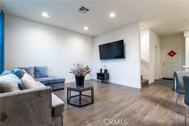 Foto del edificio - 5657 McCulloch Ave