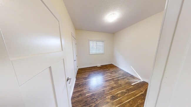 Building Photo - 8626-86288 88 St