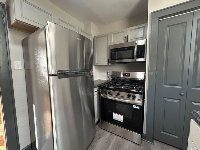 Foto del edificio - 1215 Sullivant Ave