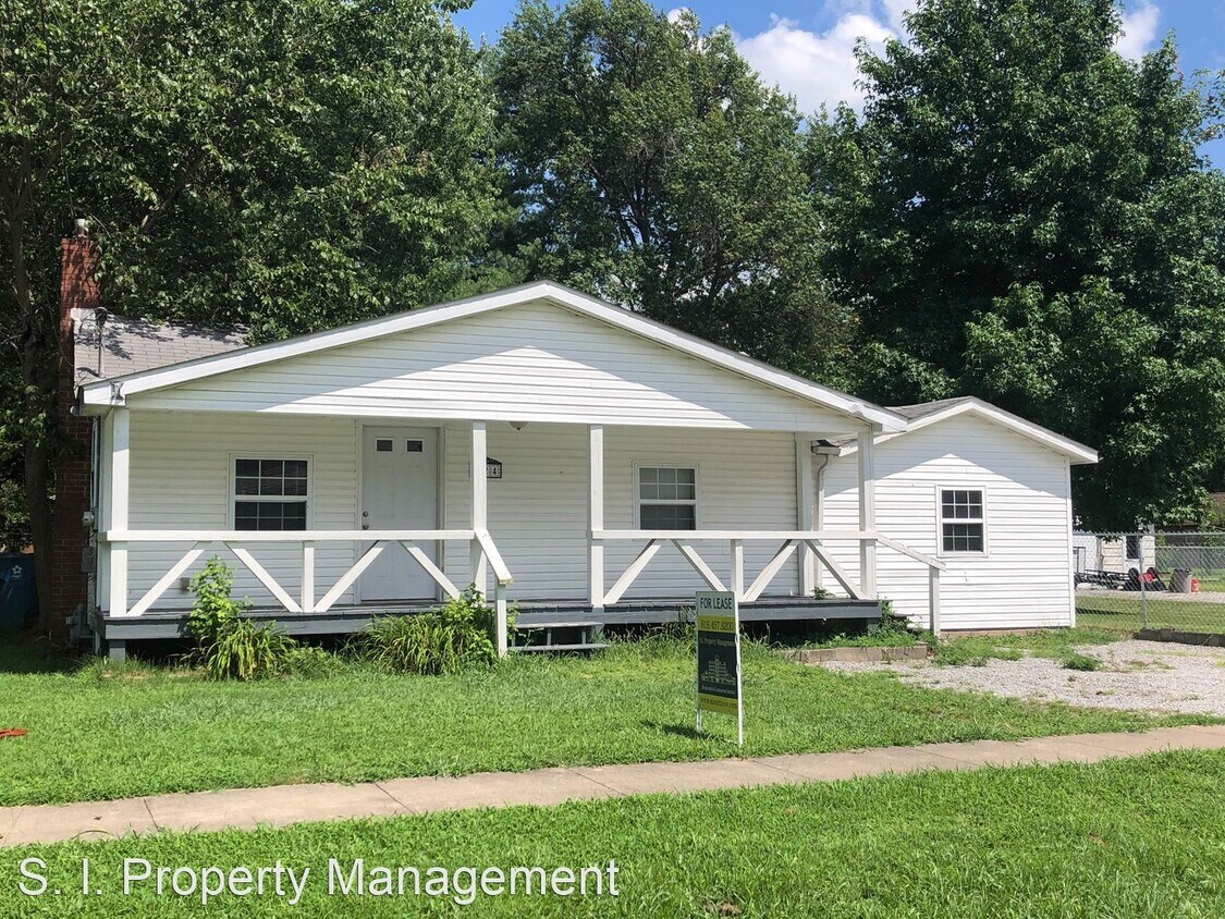 Primary Photo - 2 br, 1 bath House - 524 N. Bush Ave.