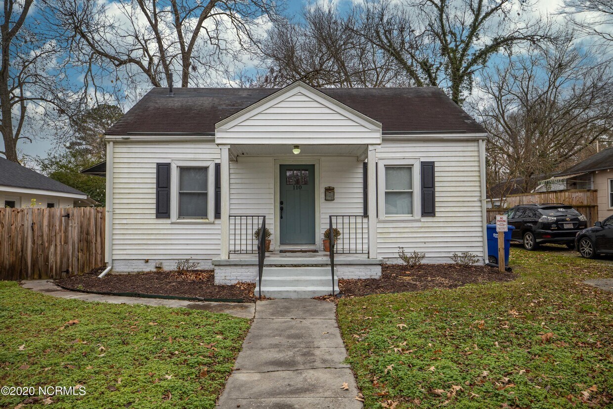 Primary Photo - 110 N Summit St