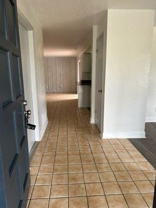 Foto del edificio - 1645 E Paradise Ln