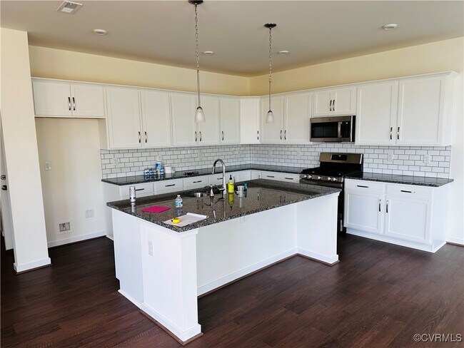 Foto del edificio - 10820 Farmstead Ml Ln