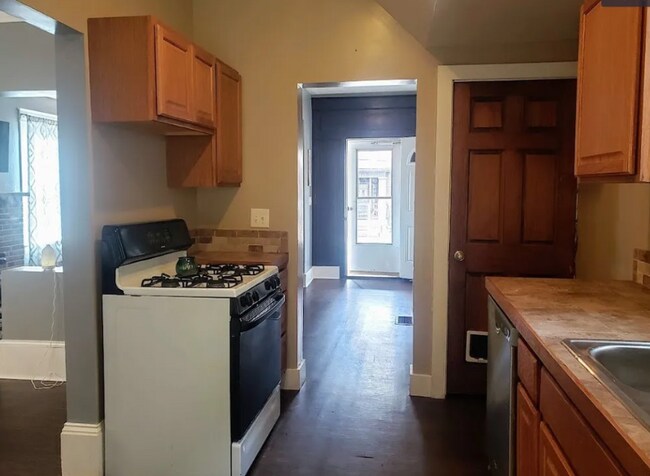 Foto del edificio - 231 N Elm St