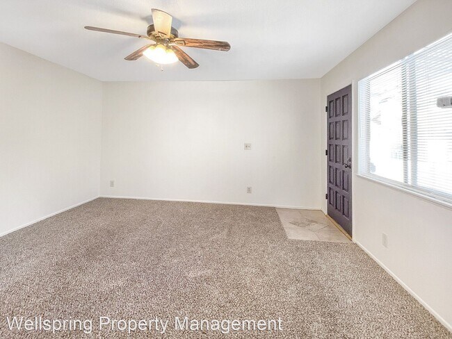 Building Photo - 940 W Graaf Ave