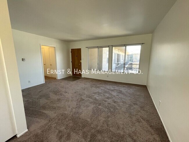 Foto del edificio - 528 Cedar Ave