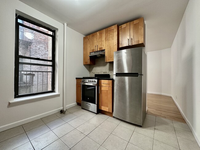 Building Photo - 401 E 68th St