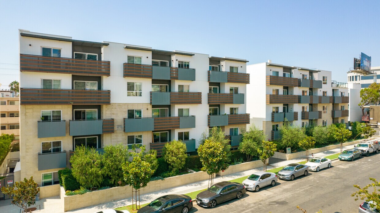 Westgate Wonder Apartments in Los Angeles, CA