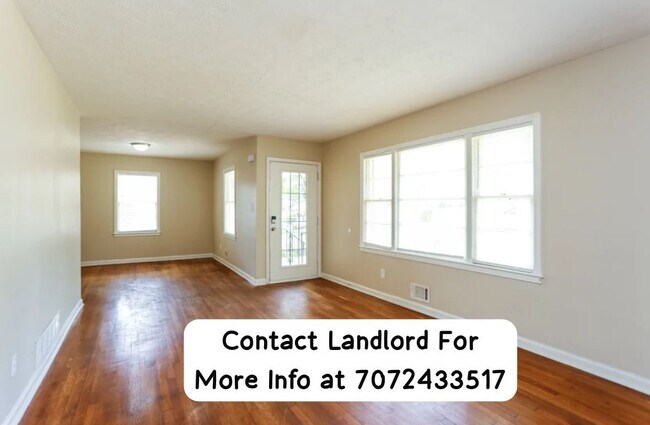 Foto del edificio - 2121 Cherry Ln