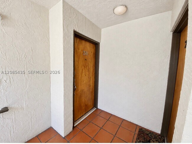 Foto del edificio - 8811 SW 123rd Ct