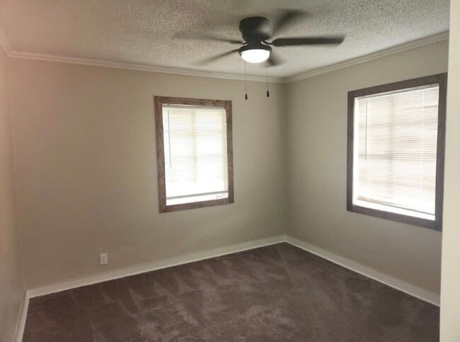 Building Photo - 1326 Barry St