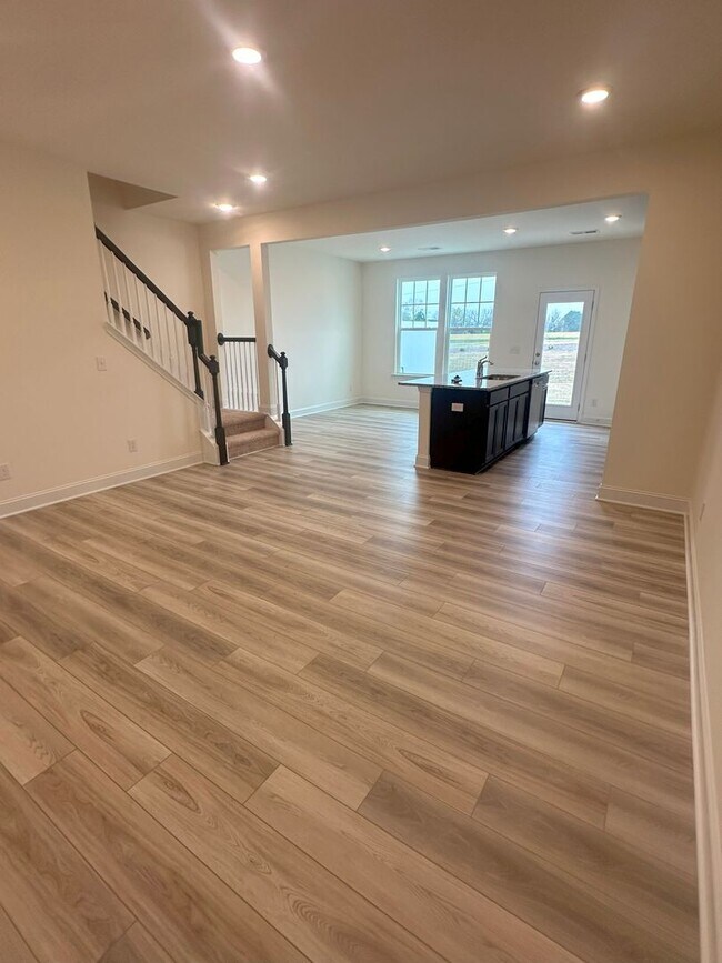 Foto del edificio - Brand new 3BR 2.5BA Townhome!