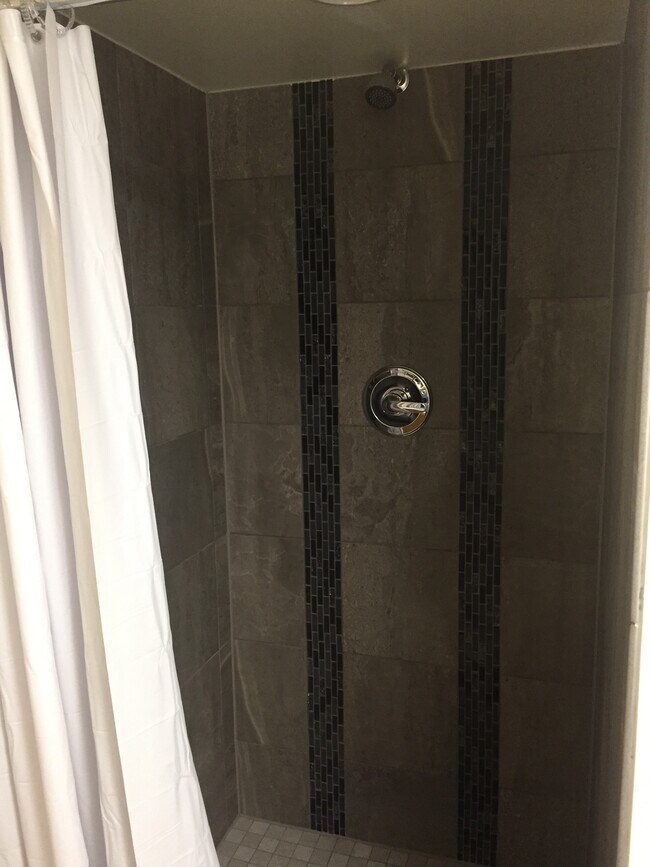 Foto del edificio - 64 Franklin Ave