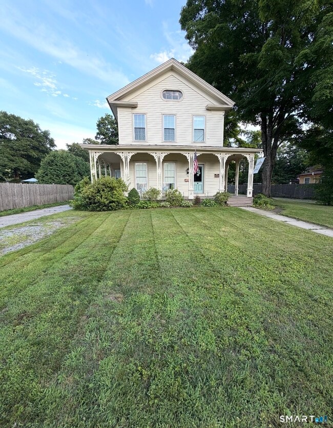 Building Photo - 64 Elm St