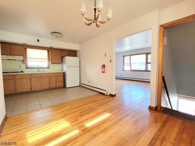 Building Photo - 214 N 3rd St