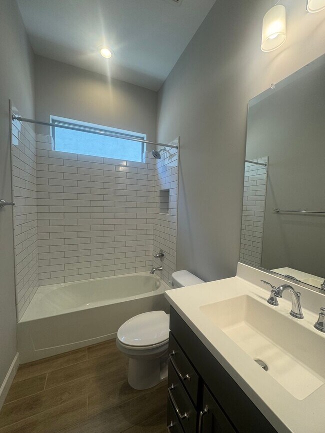 Building Photo - BRAND NEW HOME IN UNION PARK