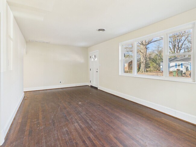 Foto del edificio - 1815 Powell Rd