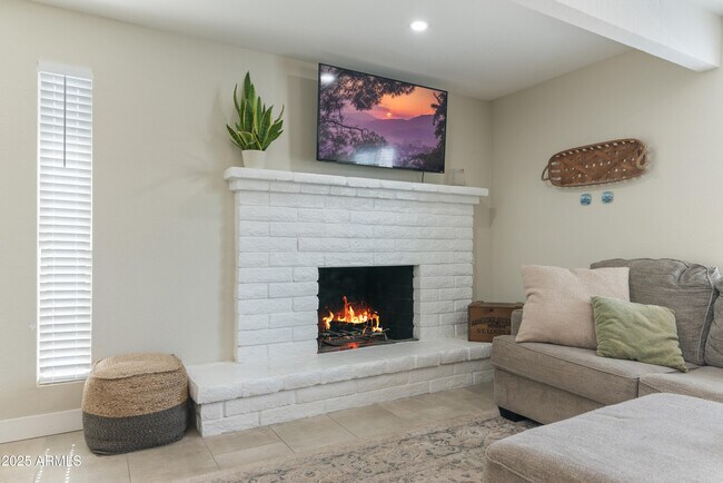Foto del edificio - 3824 W Carol Ave