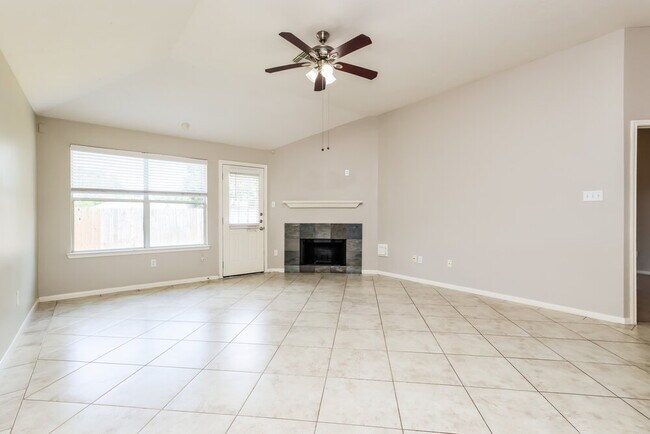 Building Photo - 2447 Halstead Dr