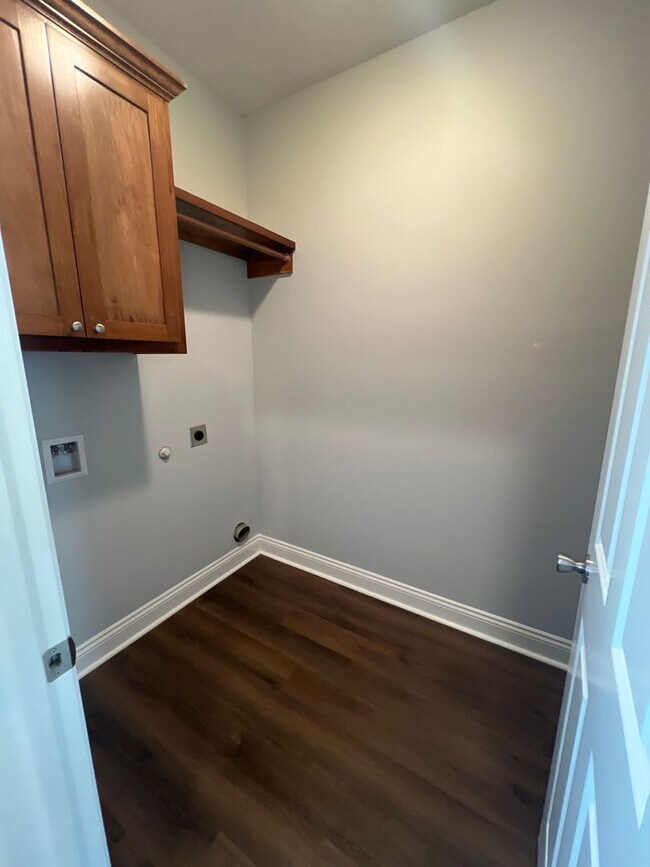 Foto del edificio - 2 bedroom 1 bath apartment for lease